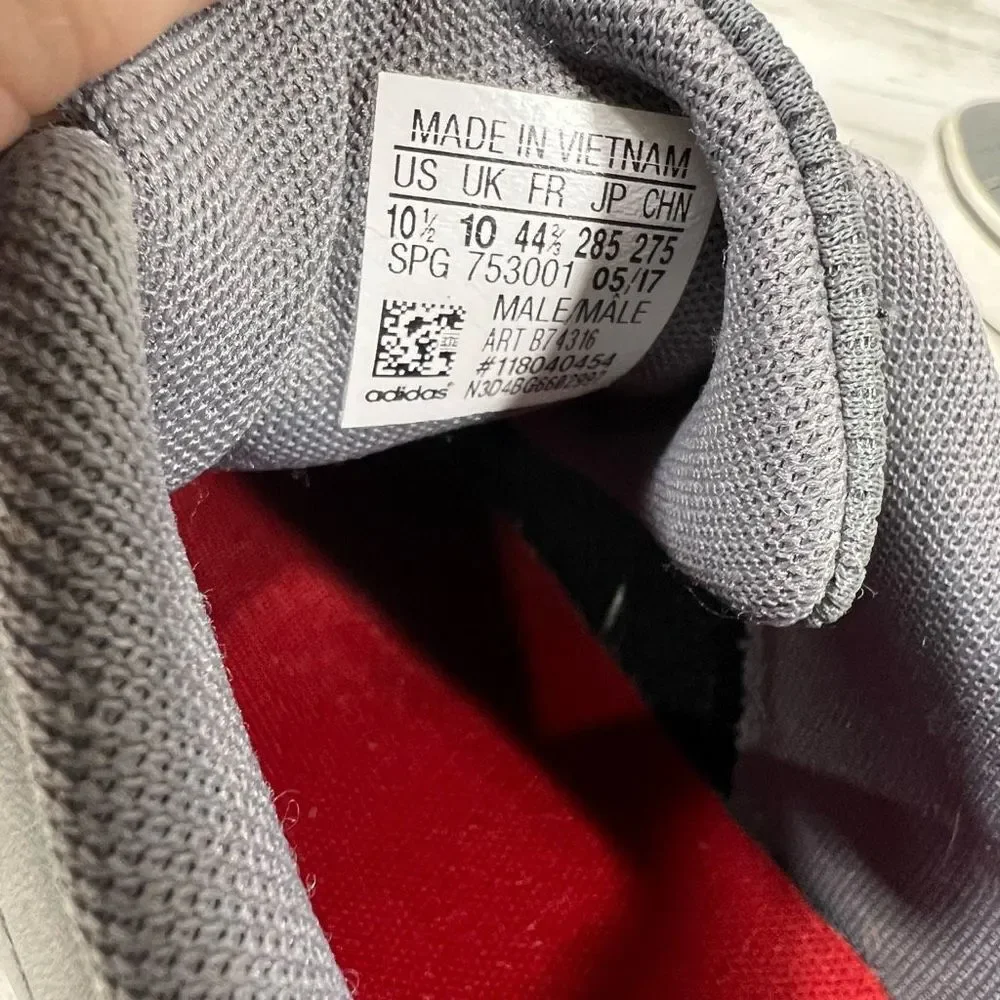 ‎Assistant Mens 10.5
